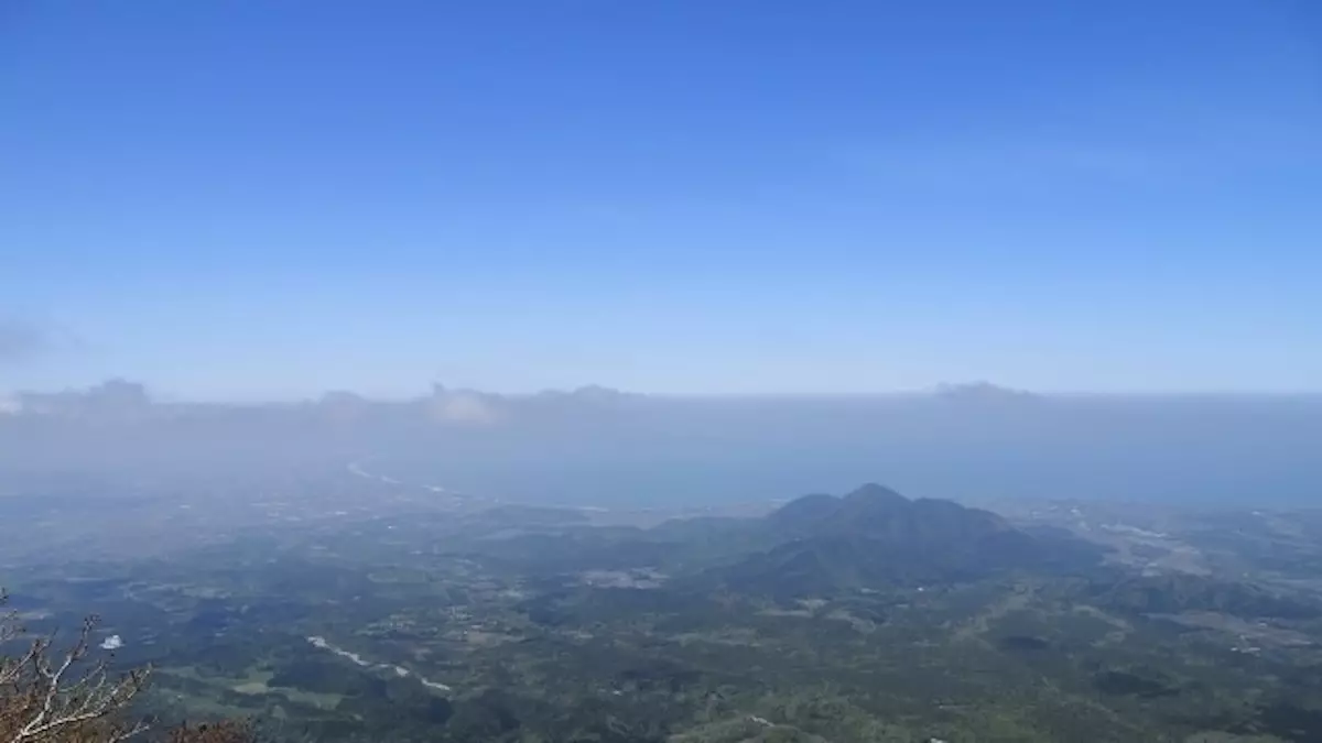 四国と中国地方の日本百名山の大山の眺望