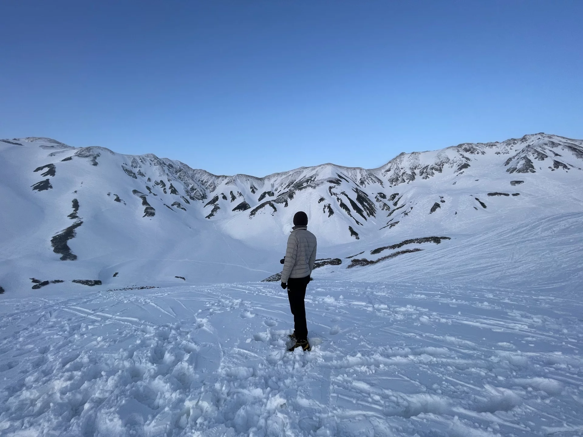 【2024年版】雪山初心者必見！暖かく雪や風から身を守る冬用トレッキングパンツ10選！