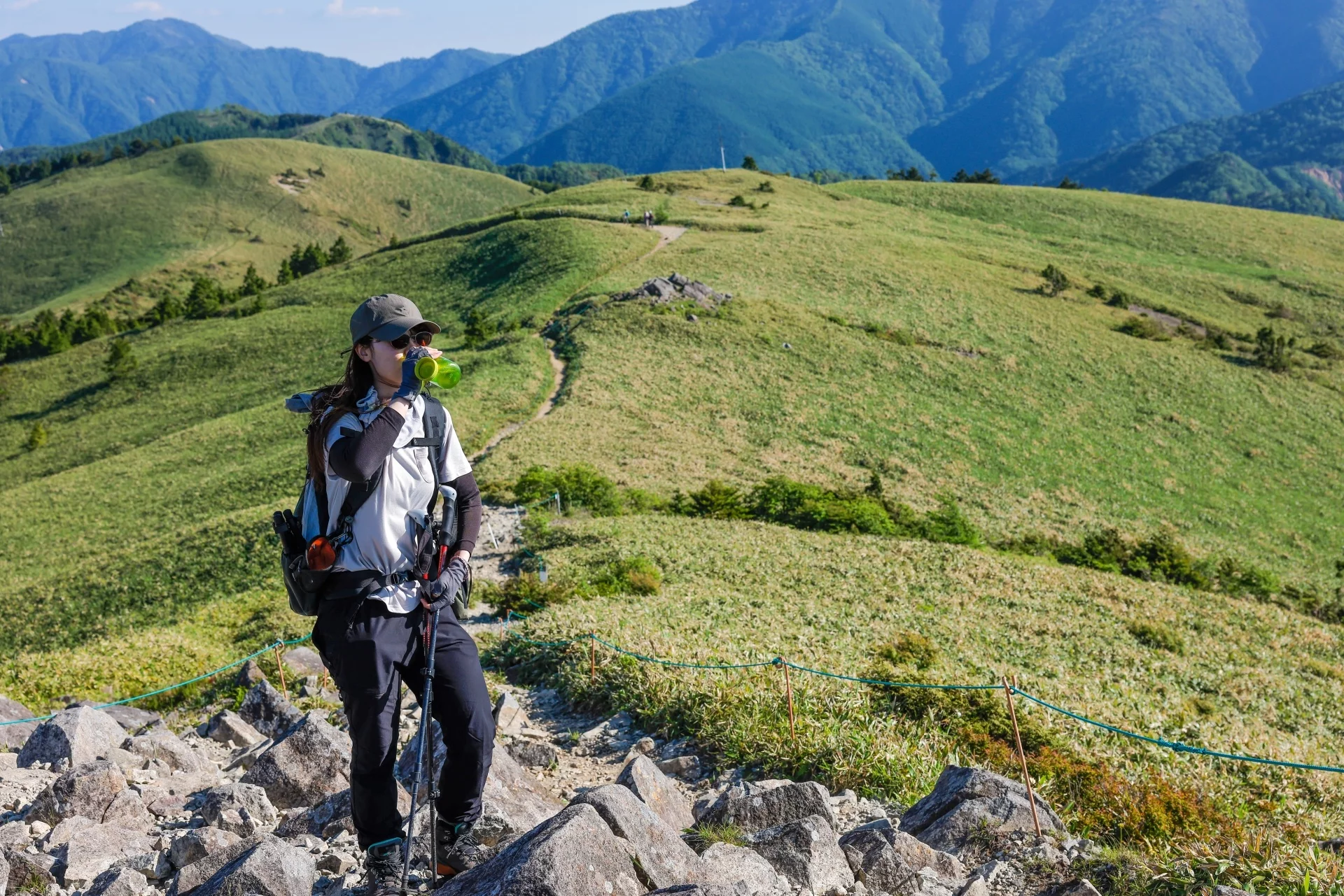 【2025年最新版】春・秋登山の服装完全ガイド！中途半端な気温に対応するレイヤリング術！