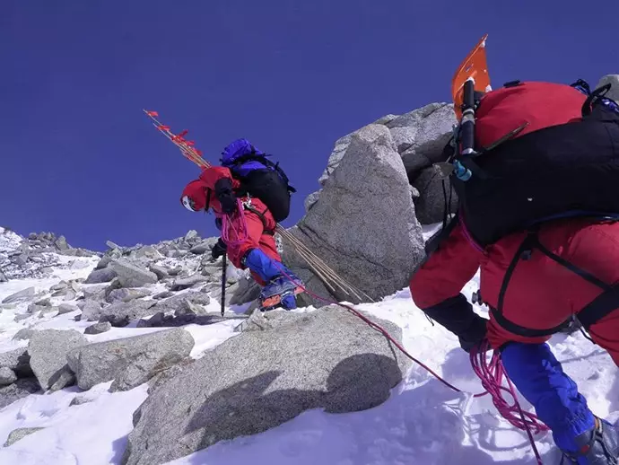 標高2000m以上の冬山登山の服装とレイヤリング