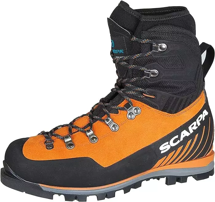 雪山用登山に適した登山靴はスカルパのモンブランプロGTX