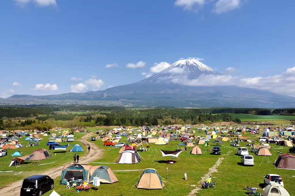 ふもとっぱらキャンプ場 富士山のふもと～頂上まで見える絶好ロケーション
