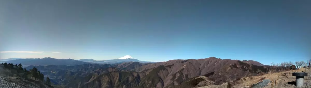 低山　おすすめ　塔ノ岳　三ノ塔から表尾根を望む