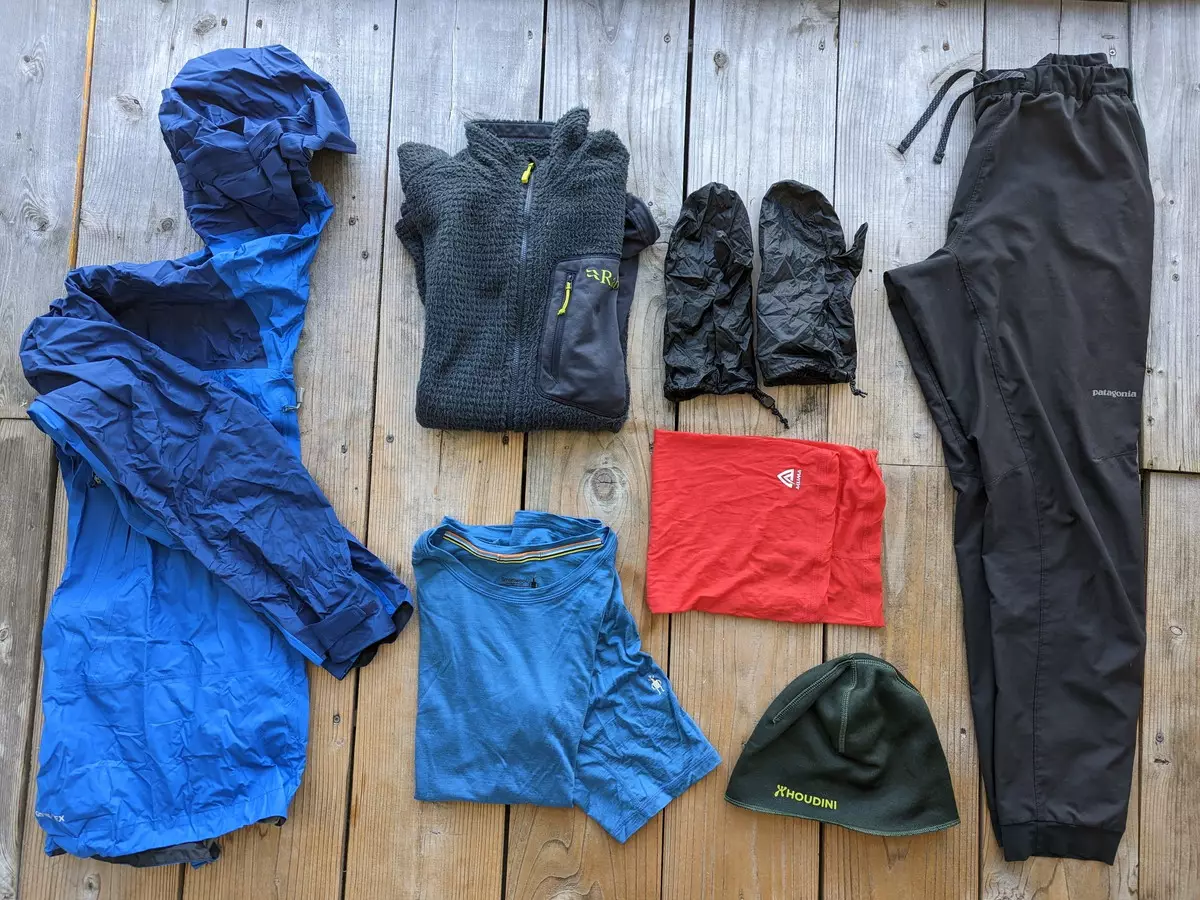 【10月】秋山登山に最適な服装の選び方・おすすめのコーディネート