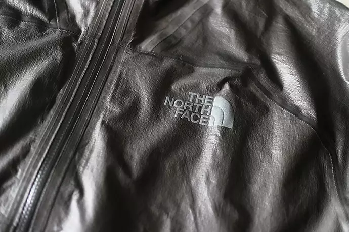 ザ・ノース・フェイス ハイパーエアーGTXジャケット　軽量で保水しづらいレインウェア