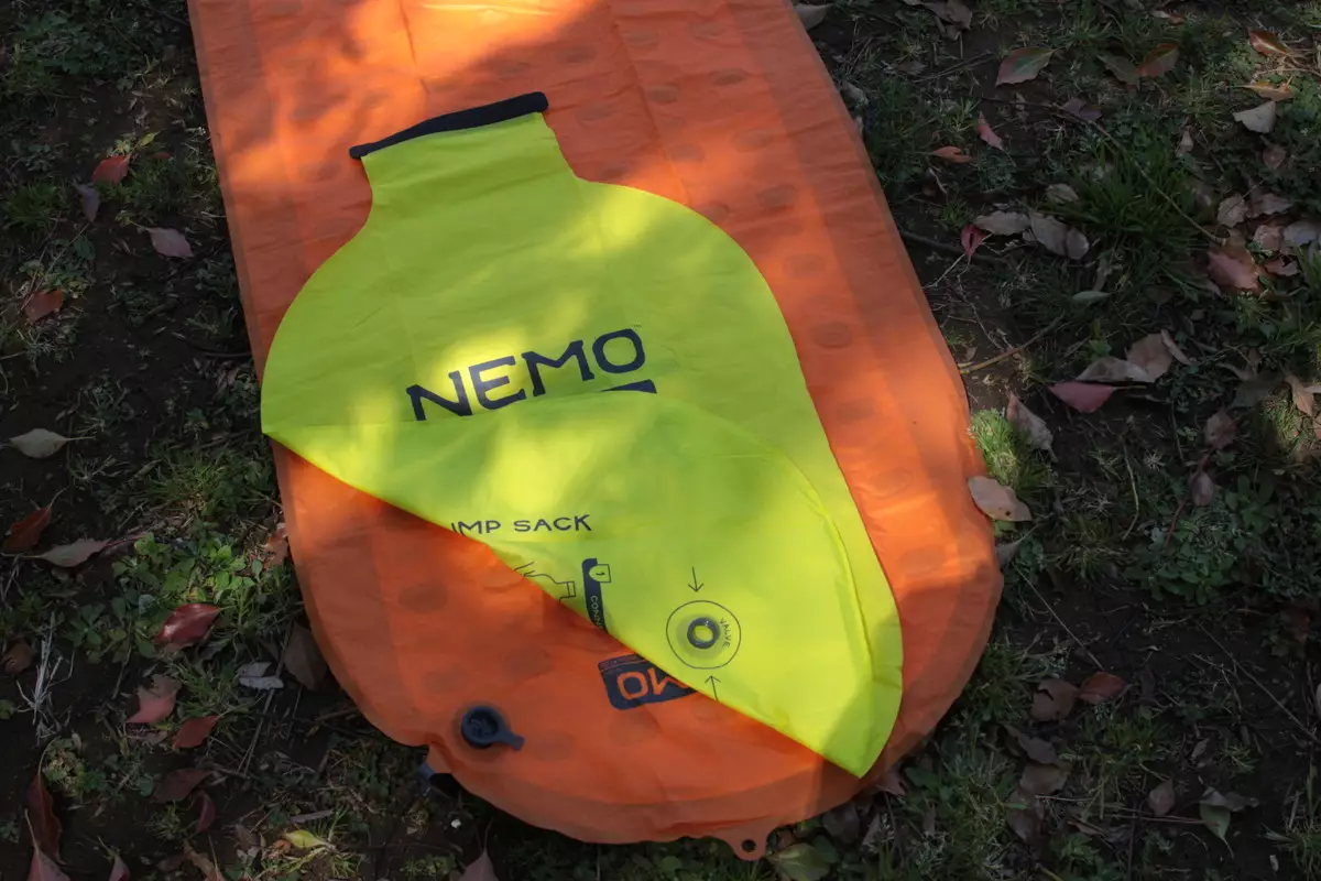 NEMO登山用テントマット「テンサーアルパイン」のバルブ