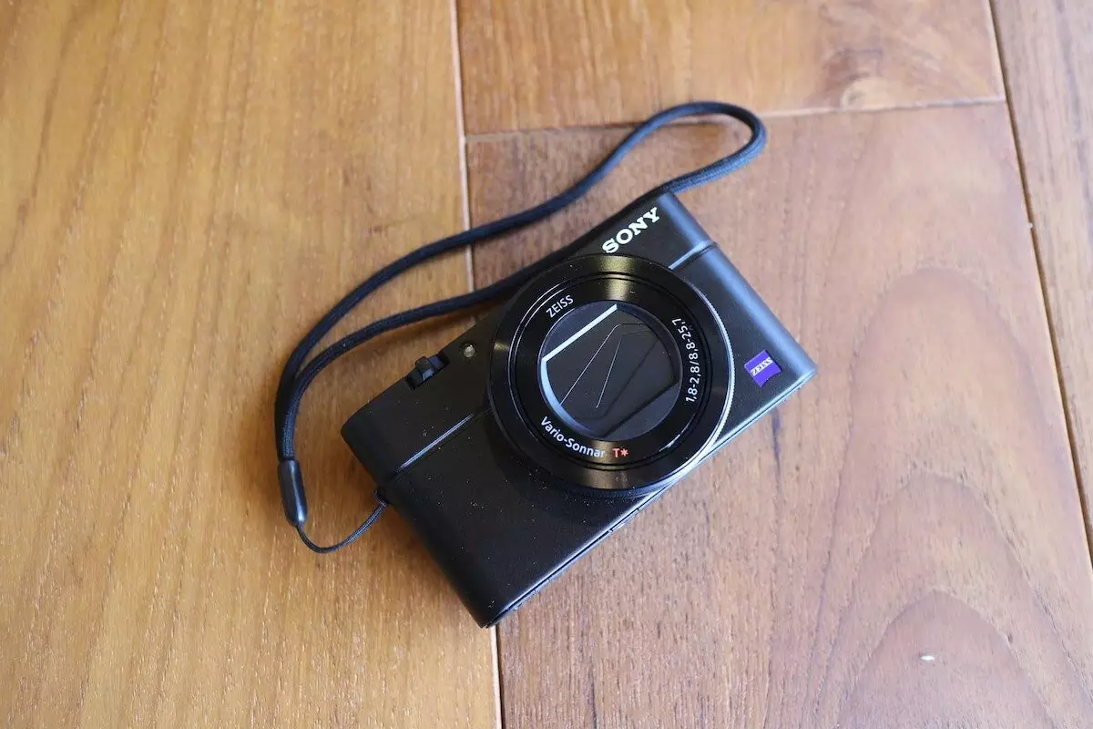 SONY RX100Ⅲ 登山用の軽量コンパクトカメラ