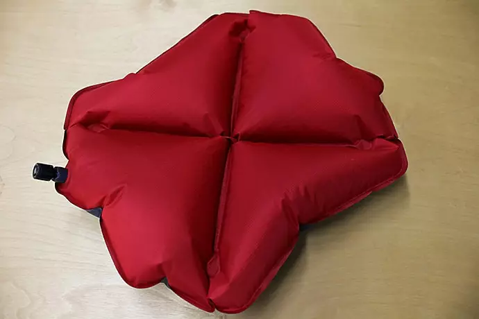 クライミット ピロウX　快適で超軽量な枕