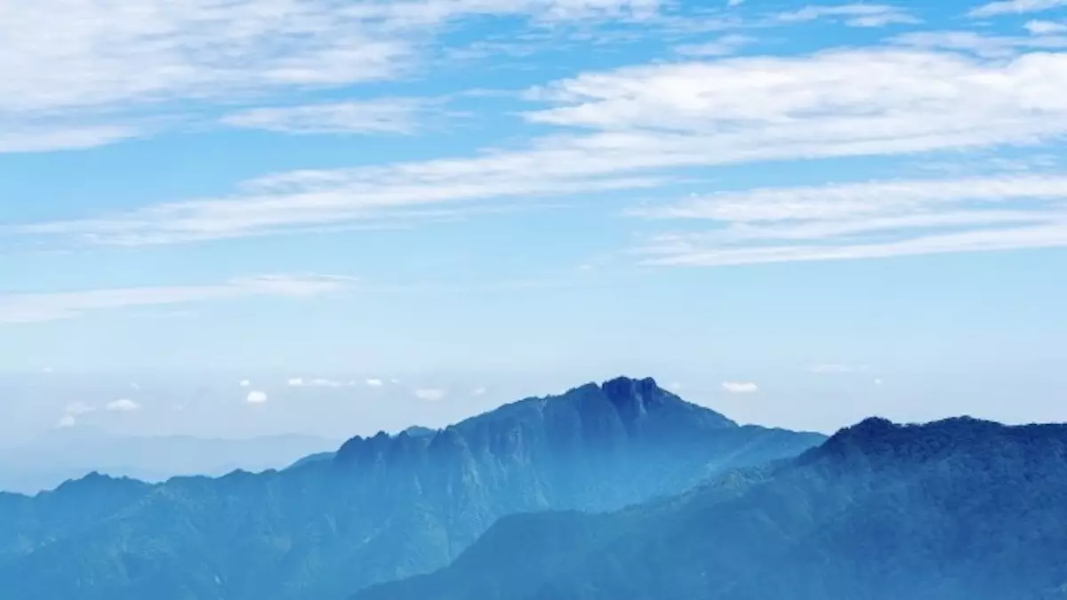 九州の百名山祖母山からの眺望