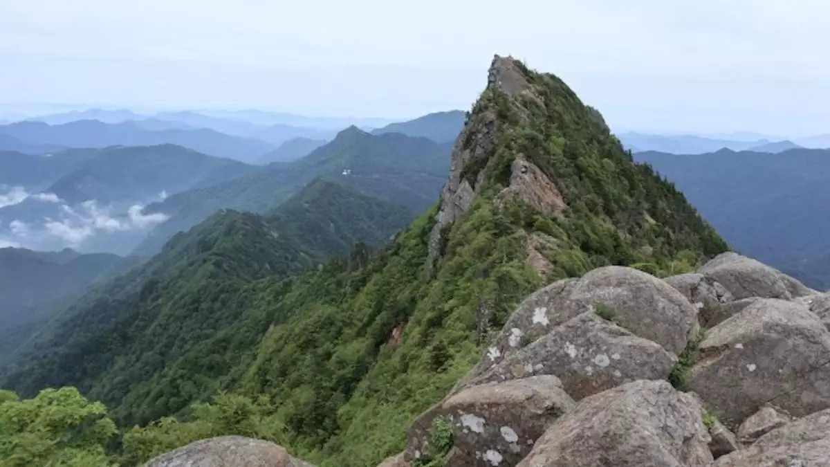 四国と中国地方の日本百名山石鎚山