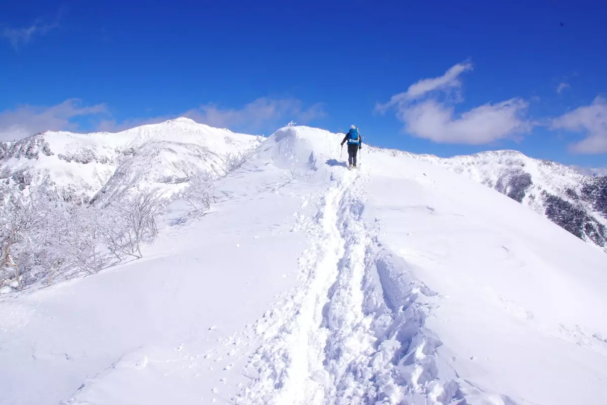 テーマで歩く山の旅 #12 雪見ハイク