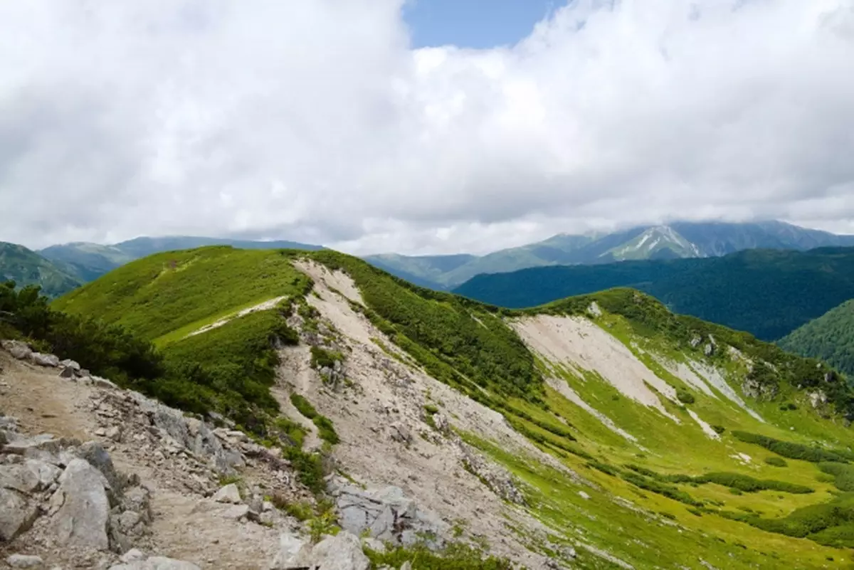 北アルプス屈指のカールを持つ黒部五郎岳を行くー初心者向けから中級者向けの難易度別登山コース紹介