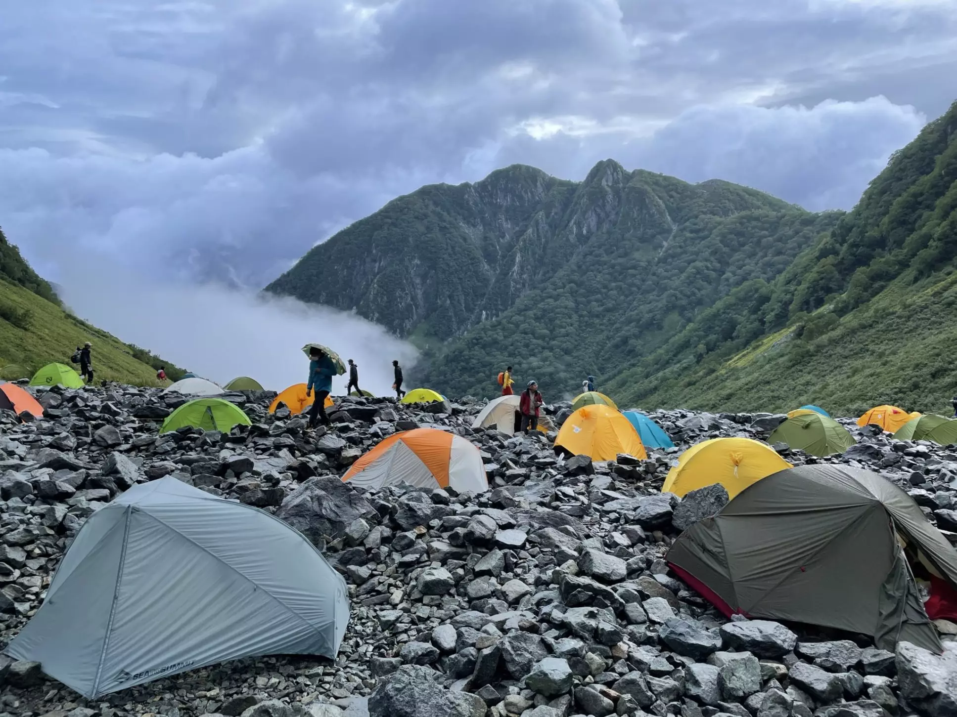 初めての山岳用テントにおすすめ−3万円以内で購入できるモビーガーデンとネイチャーハイク