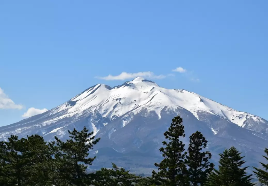 岩木山（津軽富士）の山容
岩木山　登山