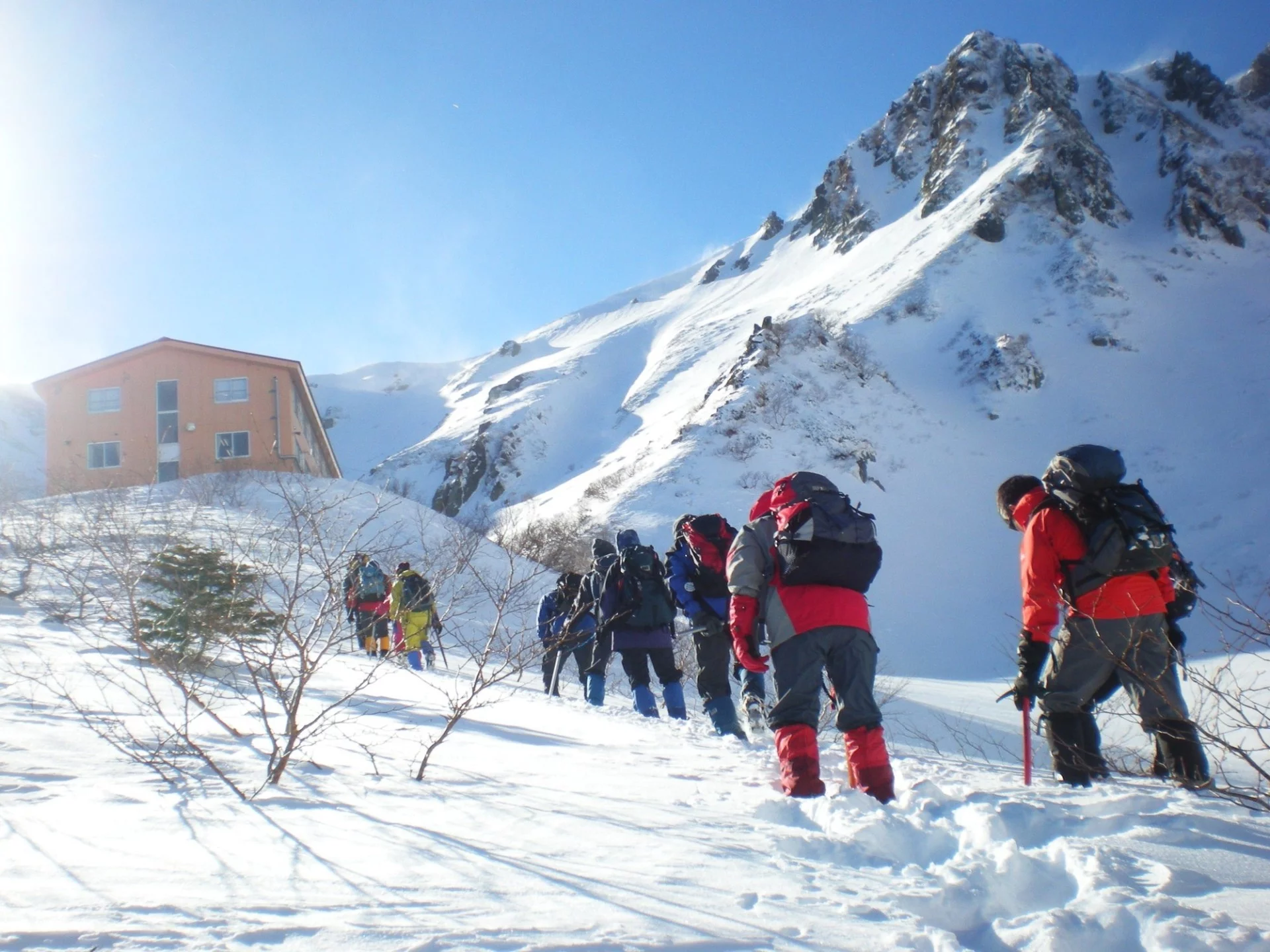 【2024年】雪山登山におすすめの最強ダウンジャケット12選！メーカー別で徹底比較